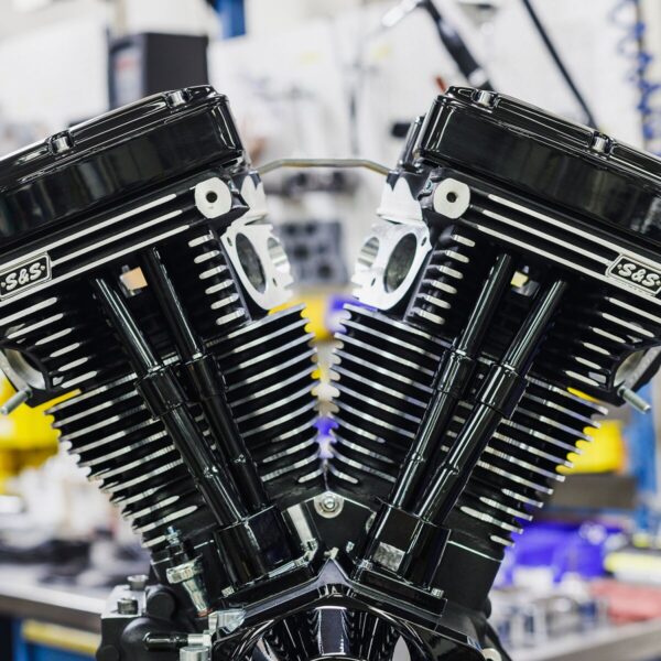 ENGINE V124 BLACK ED LB - Image 2