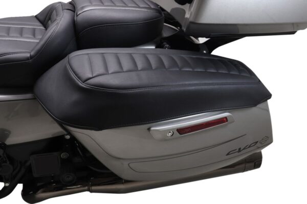 COVER SADDLEBAG LID BLACK W/ G - Image 2