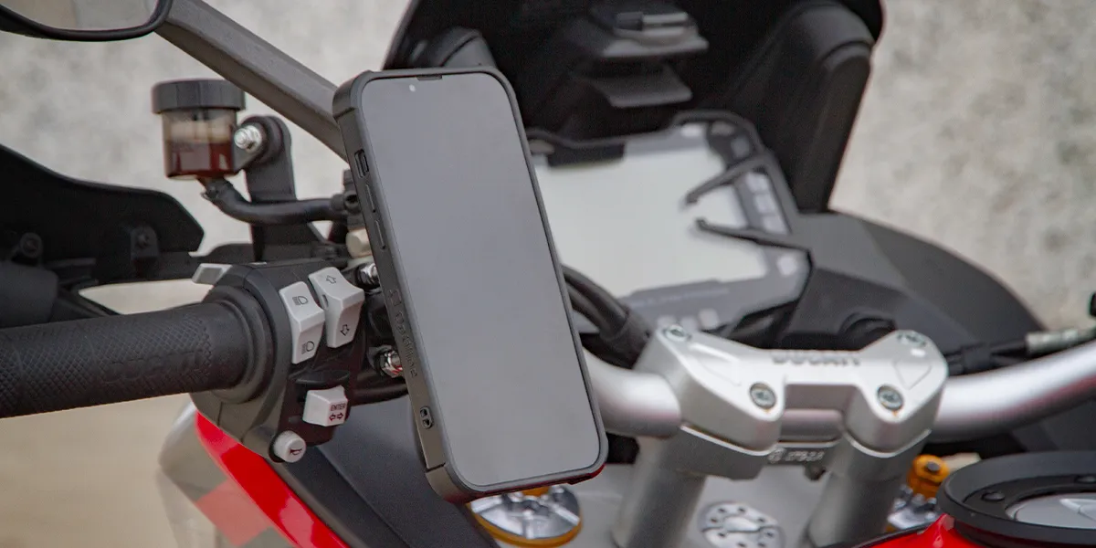 OPTILINE MAGCASE IPHONE 14 PRO MAX, MASSIMA FLESSIBILITÀ E PROTEZIONE PER IL TUO DISPOSITIVO, OVUNQUE TU SIA - immagine 2