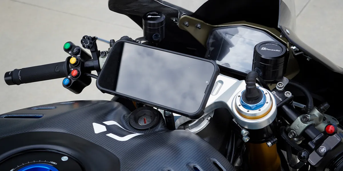 OPTILINE MAGCASE IPHONE 14 PRO MAX, MASSIMA FLESSIBILITÀ E PROTEZIONE PER IL TUO DISPOSITIVO, OVUNQUE TU SIA - immagine 3